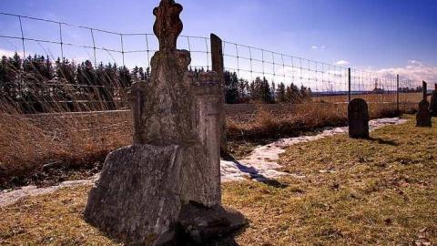 He Giveth His Beloved Sleep - Grahams-Pioneer-Cemetery29.jpg