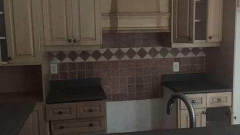 Lonnng driveway - Location-location37.jpg