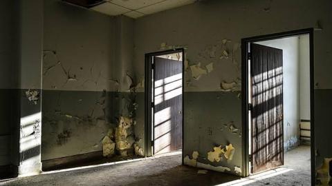 Explore o' the century - Century-Manor-Asylum574.jpg