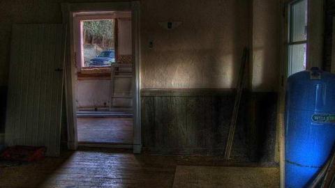 Too Bloody Cold - Window-of-Opportunity4.jpg