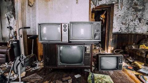 Happy Birthday Gary - House-From-the-Past28.jpg