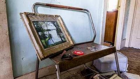 Happy Birthday Gary - House-From-the-Past21.jpg