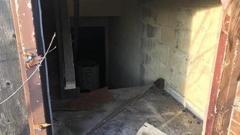 No music here - Old-Radio-Station25.jpeg