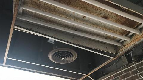 No music here - Old-Radio-Station19.jpeg