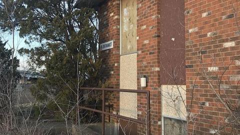 No music here - Old-Radio-Station24.jpeg