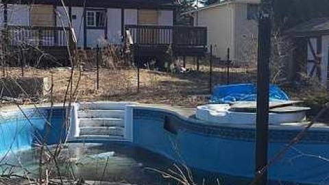 Spring 2018 - Pool-x21.jpg