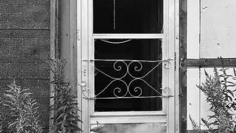 Run Down Industrial House photo 5