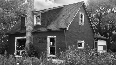 Run Down Industrial House photo 3