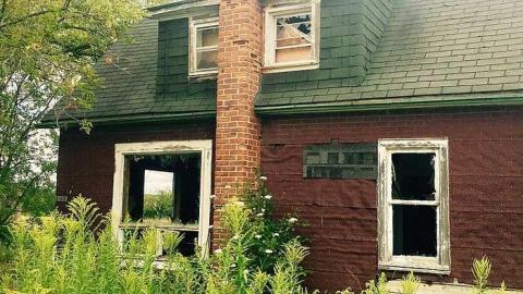 197 - Run-Down-Industrial-House8.jpg