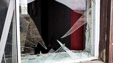 Sad Home - 3F9AEB85-423B-4934-B3FB-72EA39E2242F.jpeg