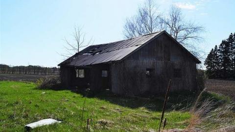 13/05/18 - Standing-Alone7.jpg