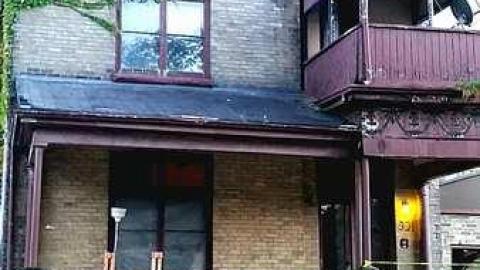 Falling apart - Woodfield-Wonder4.jpg