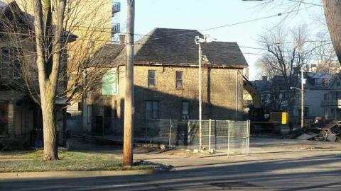 Falling apart - Woodfield-Wonder6.jpg