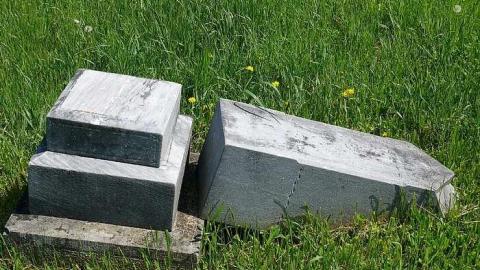 Scovill - Scovill-Cemetery30.jpg