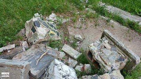 LttV R.I.P - Left-to-the-Vultures-(house)43.jpg