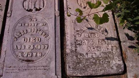 Turbineview  - Lakeview-Pioneer-Cemetery12.jpg