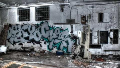 Revoluchien Garage photo 3