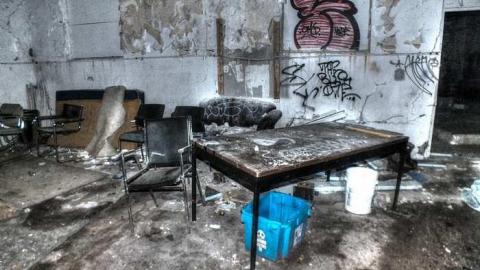 Revoluchien Garage photo 2