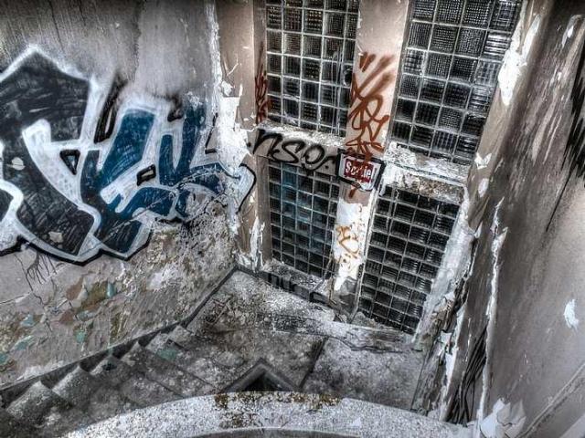 Revoluchien Garage photo 5