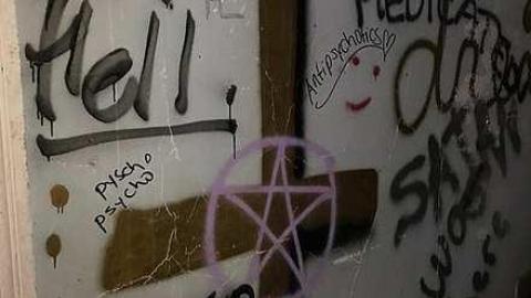  Houses - Cullen-Gardens277.jpg