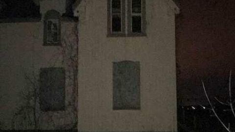  Houses - Cullen-Gardens285.jpg