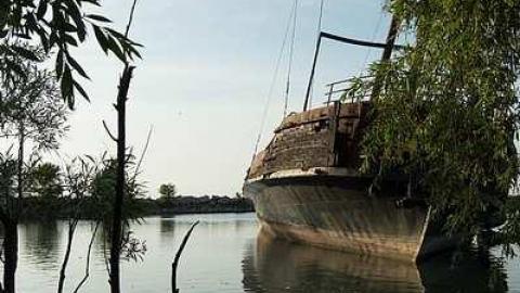 quick stop - Le-Grande-Hermine-Ghost-Ship94.jpg