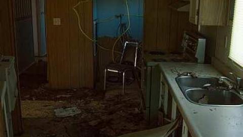 summer 18  - Trailer-by-gas-station4.jpg