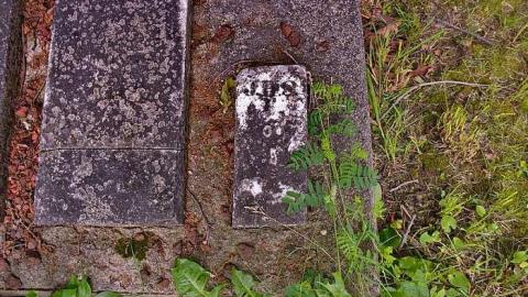 19th Hole  - Pleasant-Valley-Pioneer-Cemetery16.jpg