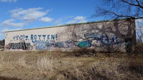 Colourful Garage '18 - Garage-Across-from-Camp-3013.jpg