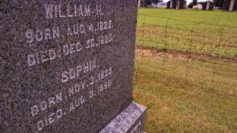 Ken's Farm - Berean--Hankinson-Cemetery11.jpg