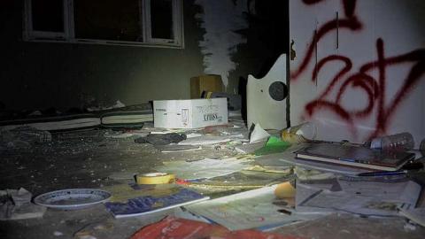 House out of place - DSC_0017.jpg