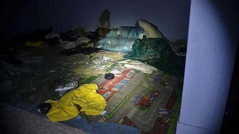 House out of place - DSC_0031.jpg