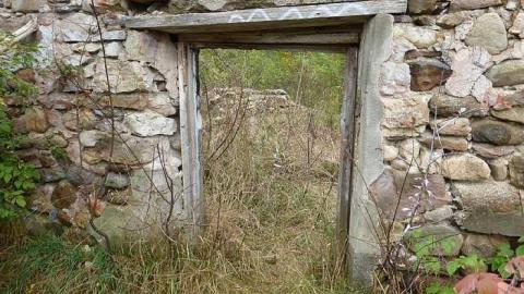 Autumnal Splendor - Stone-Ruins-Belfountain37.jpg