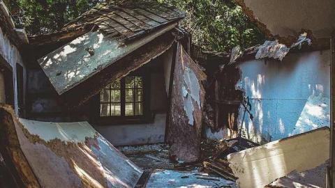 Caving In - Tiny-House2.jpg