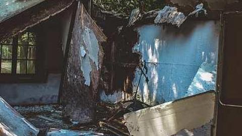 Caving In - Tiny-House5.jpg