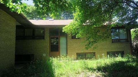 60s called, wants its house back photo 3