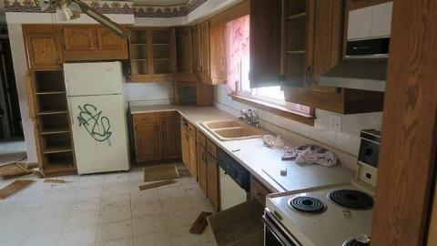 Graffiti Isn't Art - Oshawa, Ontario