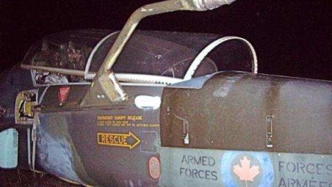 Markham Airport: Plane Graves photo 4