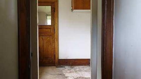 Exit...House Left - Guelph/Eramosa, Ontario