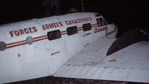 Markham Airport: Plane Graves photo 5