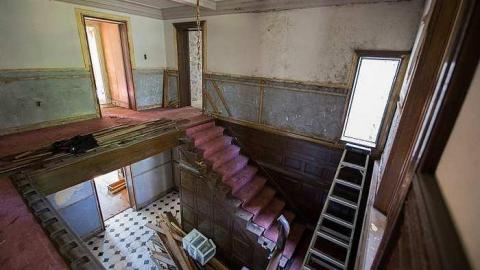 Large Mansion photo 4