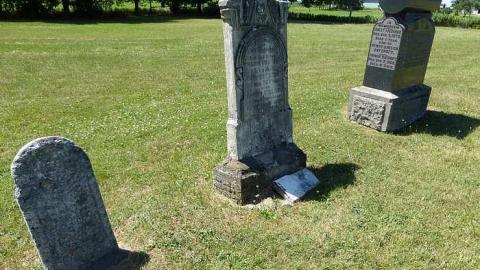 Graham's - Grahams-Pioneer-Cemetery36.jpg