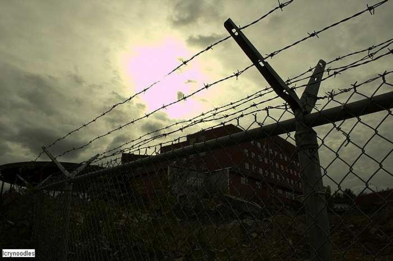 BARBED FENCE - Exterior only  - St.-Josephs-Hospital-Sudbury55.jpg