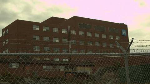 BARBED FENCE - Exterior only  - St.-Josephs-Hospital-Sudbury56.jpg