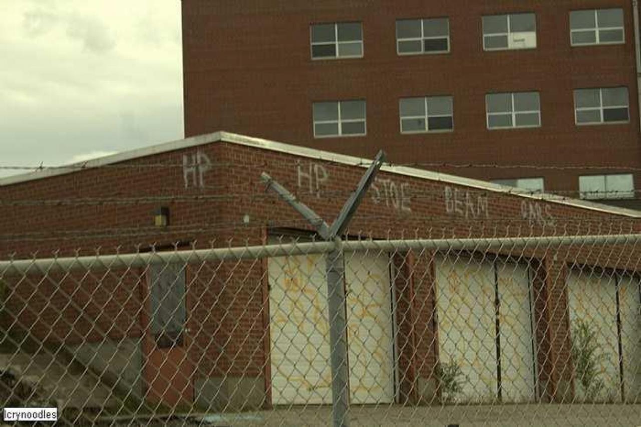 BARBED FENCE - Exterior only  - St.-Josephs-Hospital-Sudbury57.jpg