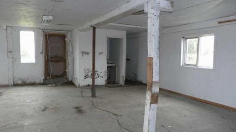 Slight vandalism - SAM_2705.jpg