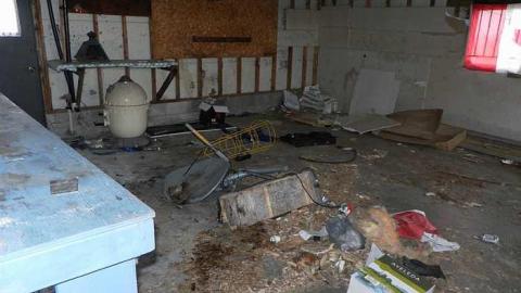 Slight vandalism - SAM_2710.jpg