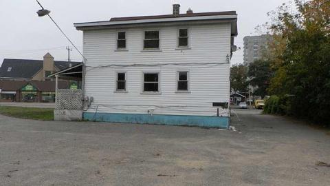 Lurch isnt home. - Landlord-calling.5.jpg