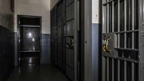 Jailhouse Blues - St.-Thomas-Justice-Building62.jpg