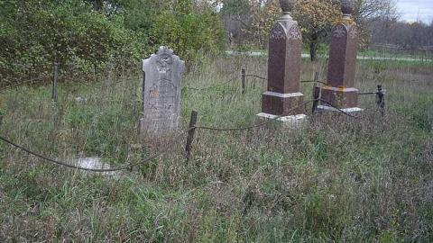 Jelly Farm Cemetery - Jelly-Cemetery7.jpg